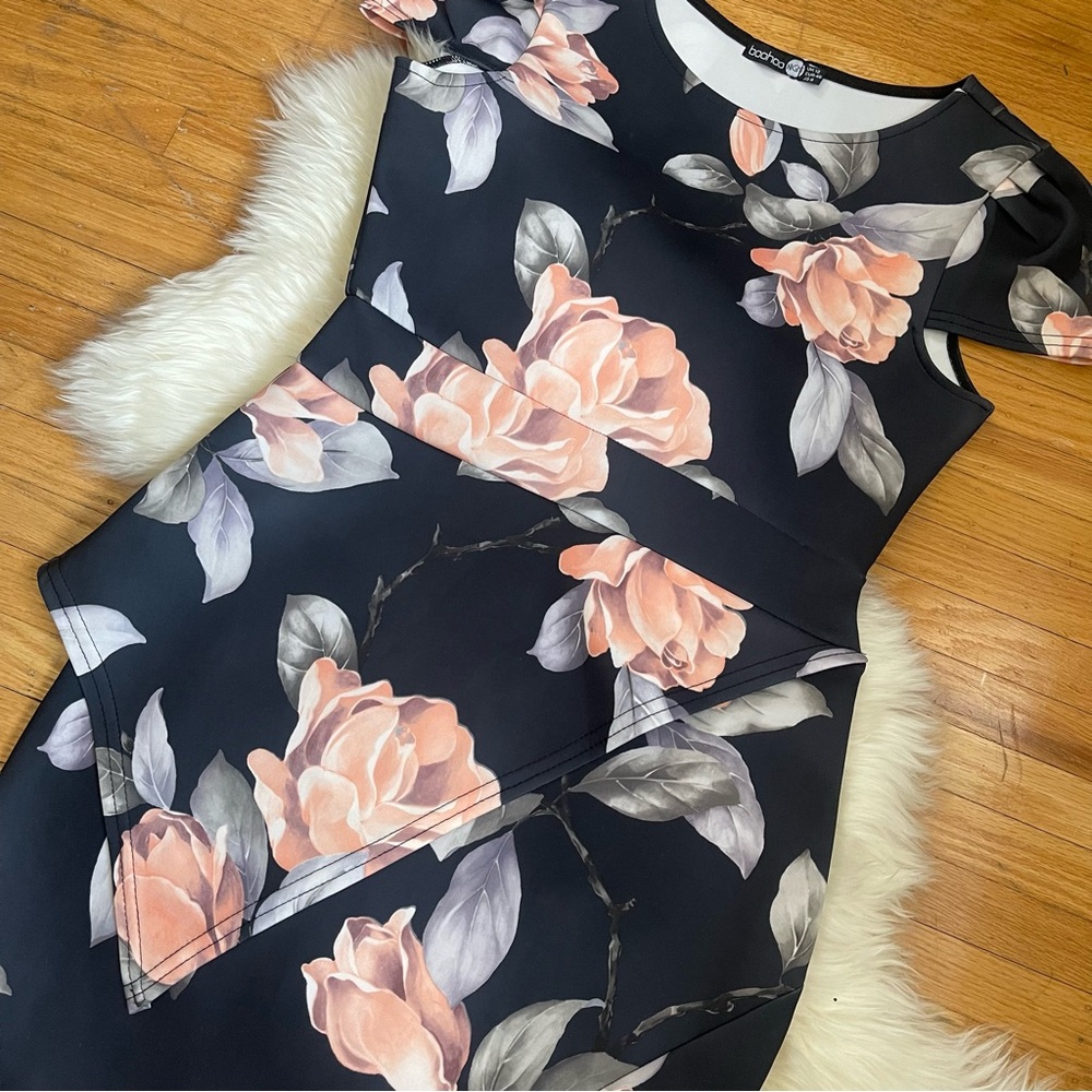 Boohoo size 8 Scuba Bodycon Floral Midi Dress